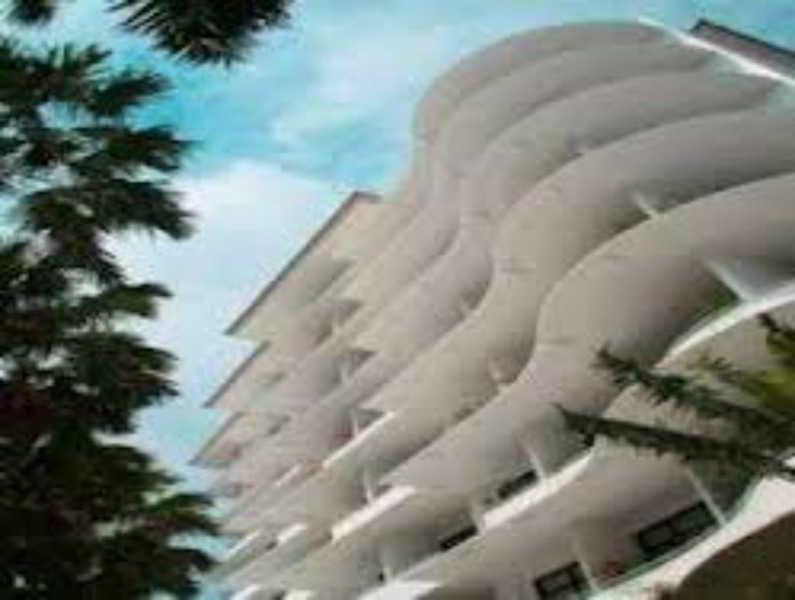 Weta International Hotel Surabaya Exterior photo